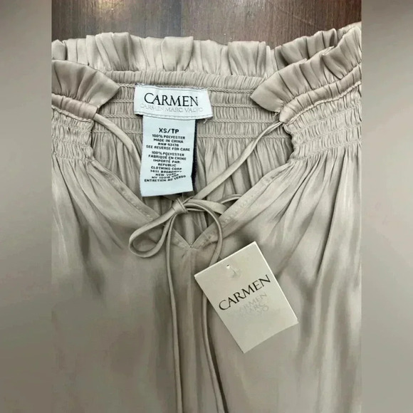 Carmen Marc Valvo Blouse Size XS Color Milky Malt Smocked Neck Tie Front NWT - Picture 3 of 11